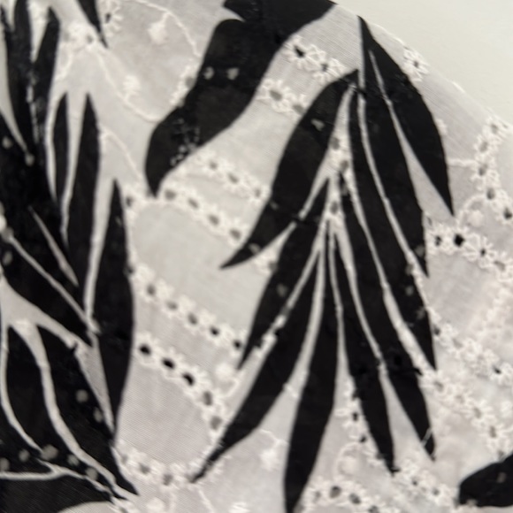 Loft Black and White Blouse Medium - Picture 4 of 5